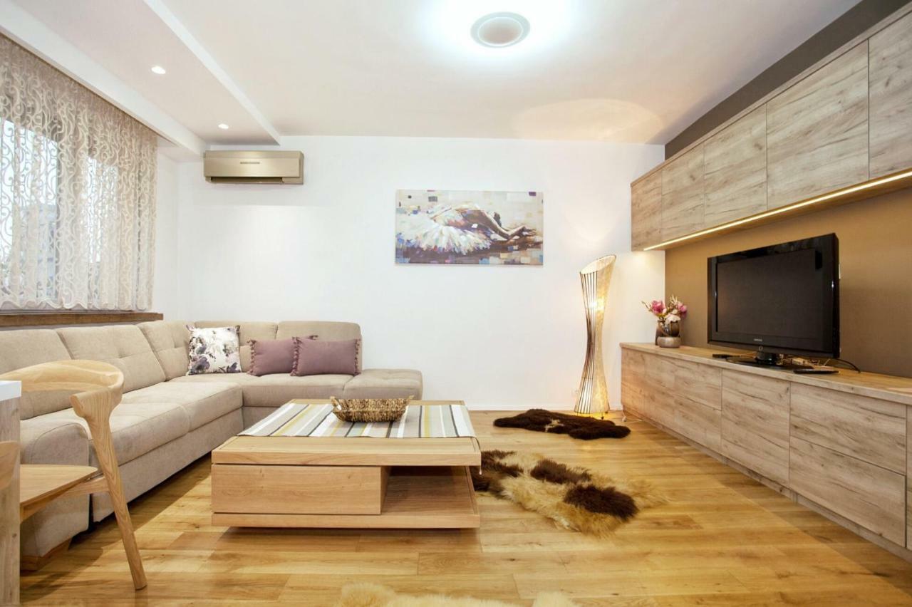 Hostgost Selected Suites - Skadarlija Square Beograd Bagian luar foto